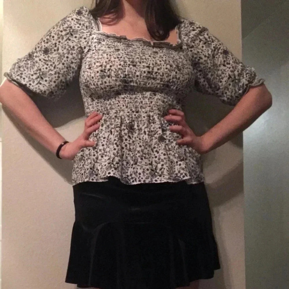 Max Studio Floral Peplum Blouse Size Medium - Picture 2 of 5